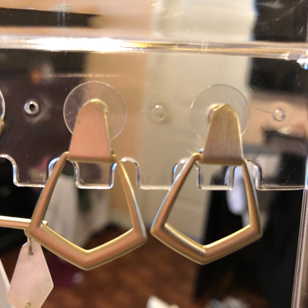 Kendra Scott BRAND NEW & so cute!